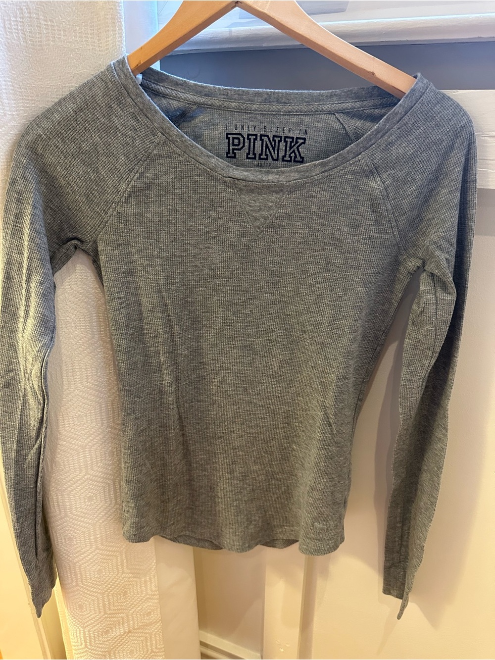 PINK Victoria's Secret Women’s Long Sleeve Grey Thermal Top XS